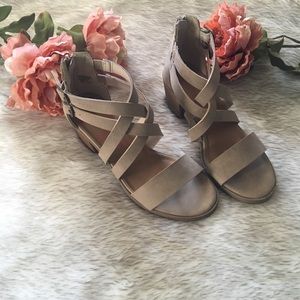 Nude strap up sandals🌞